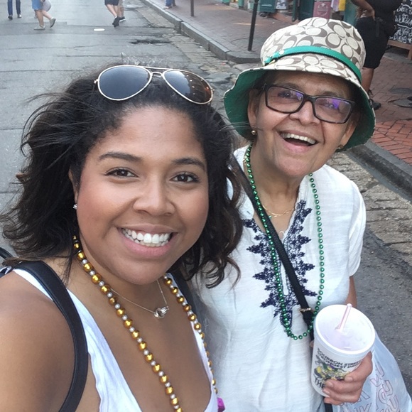 Meet your Posher, Carlota - Picture 1 of 1